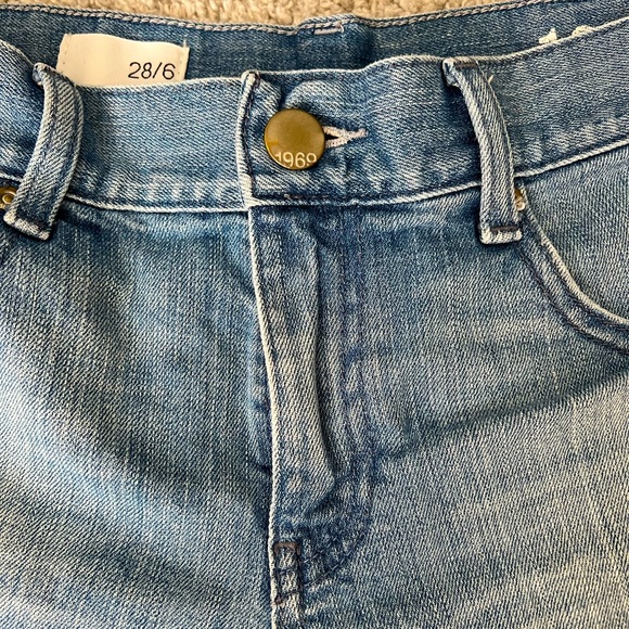 GAP 1969 Jean shorts - Picture 2 of 7